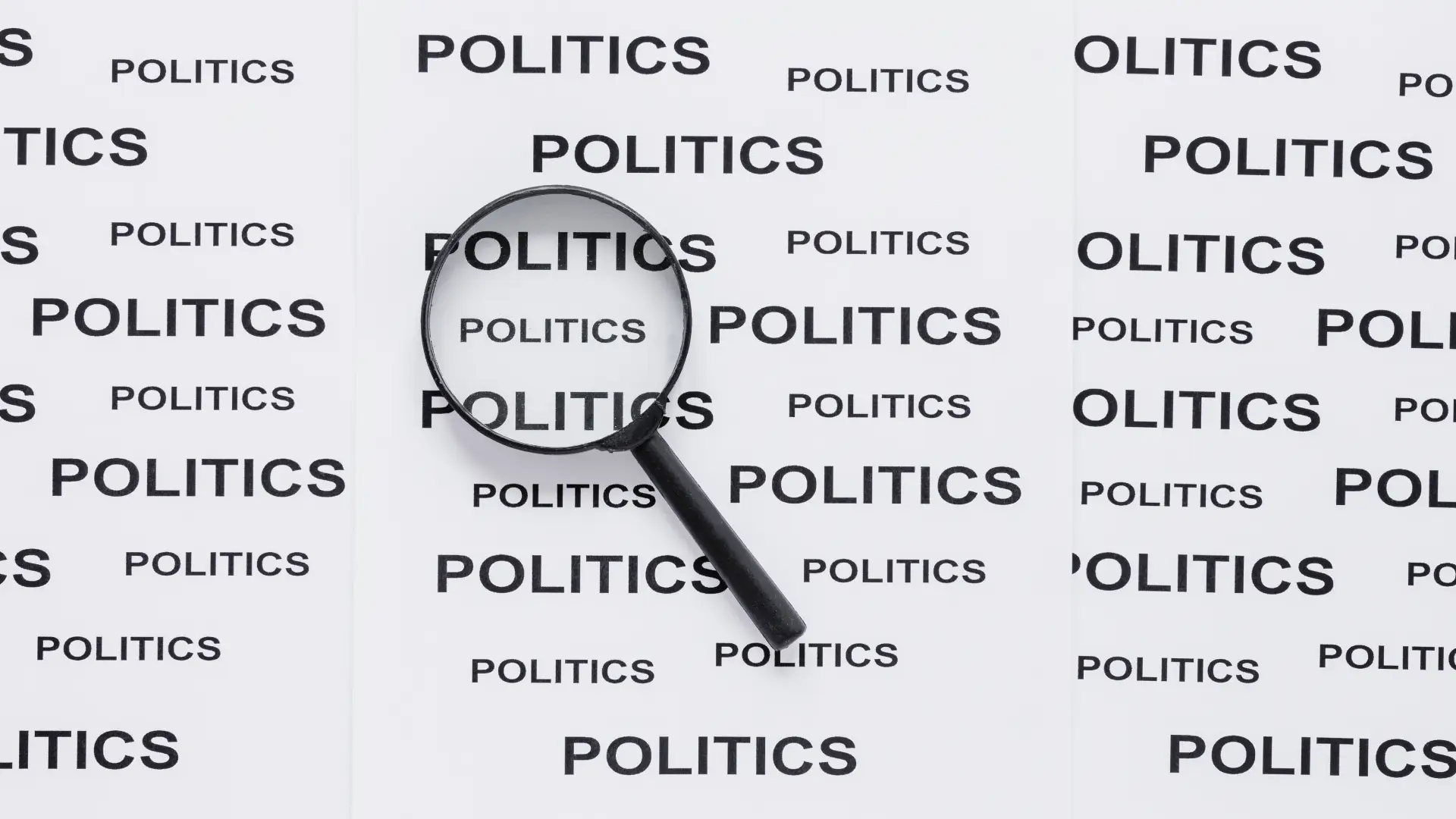Annual calendar with micro-events linked to community engagement illustrating continuous comunicazione politica